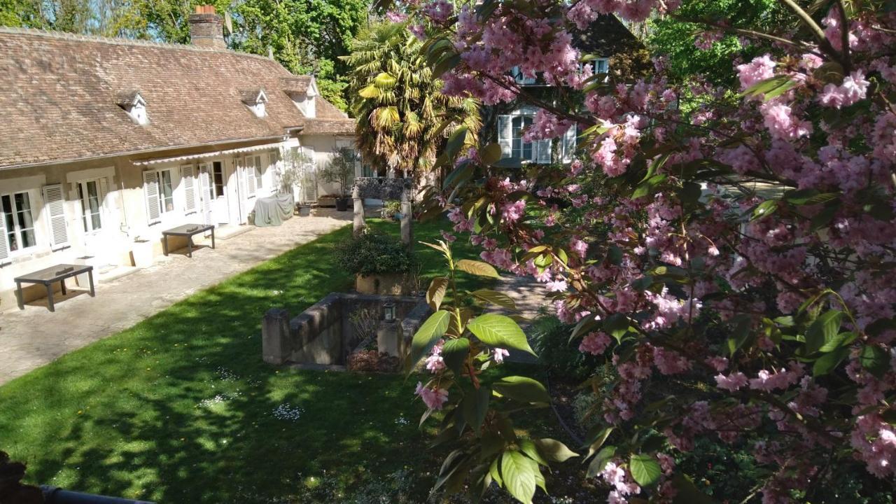 Et Tables D'hôtes Du Puits D'athie Alojamento de Acomodação e Pequeno-almoço Appoigny